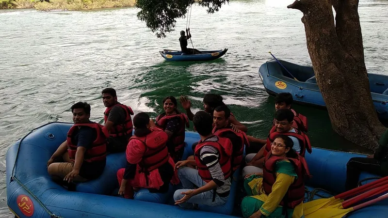 GSAS team river rafting adventure